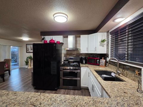 Tiny photo for 2816 Reclamation Avenue, Klamath Falls, OR 97603 (MLS # 220212040)