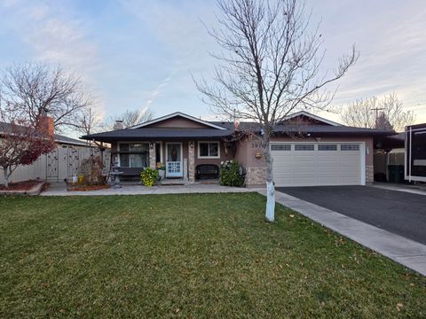 Tiny photo for 2816 Reclamation Avenue, Klamath Falls, OR 97603 (MLS # 220212040)