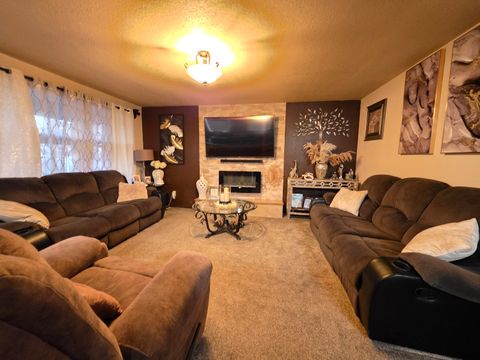 Tiny photo for 2816 Reclamation Avenue, Klamath Falls, OR 97603 (MLS # 220212040)