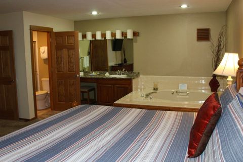 Tiny photo for 57307 Beaver Ridge Loop #7D, Sunriver, OR 97707 (MLS # 220212127)