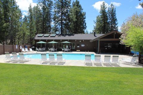 Tiny photo for 57307 Beaver Ridge Loop #7D, Sunriver, OR 97707 (MLS # 220212127)