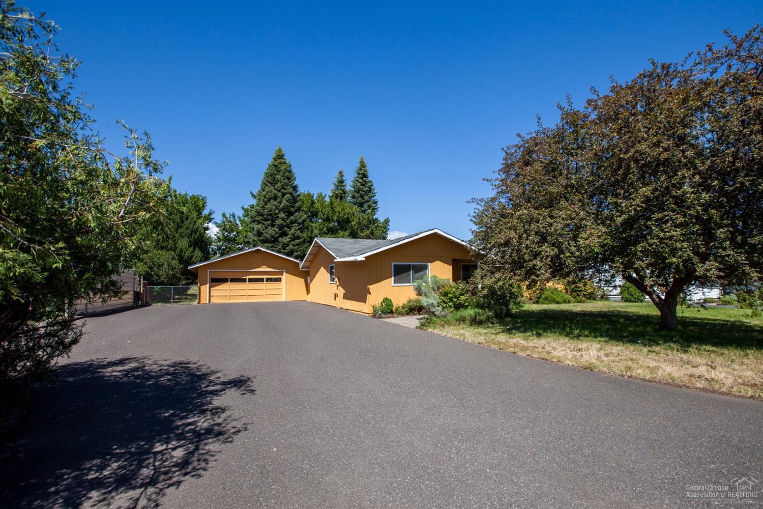 East Villa - Residential