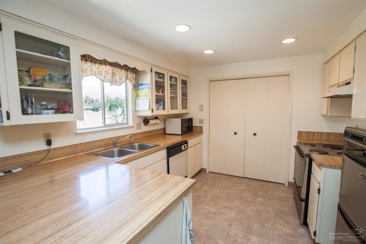 East Villa - Residential