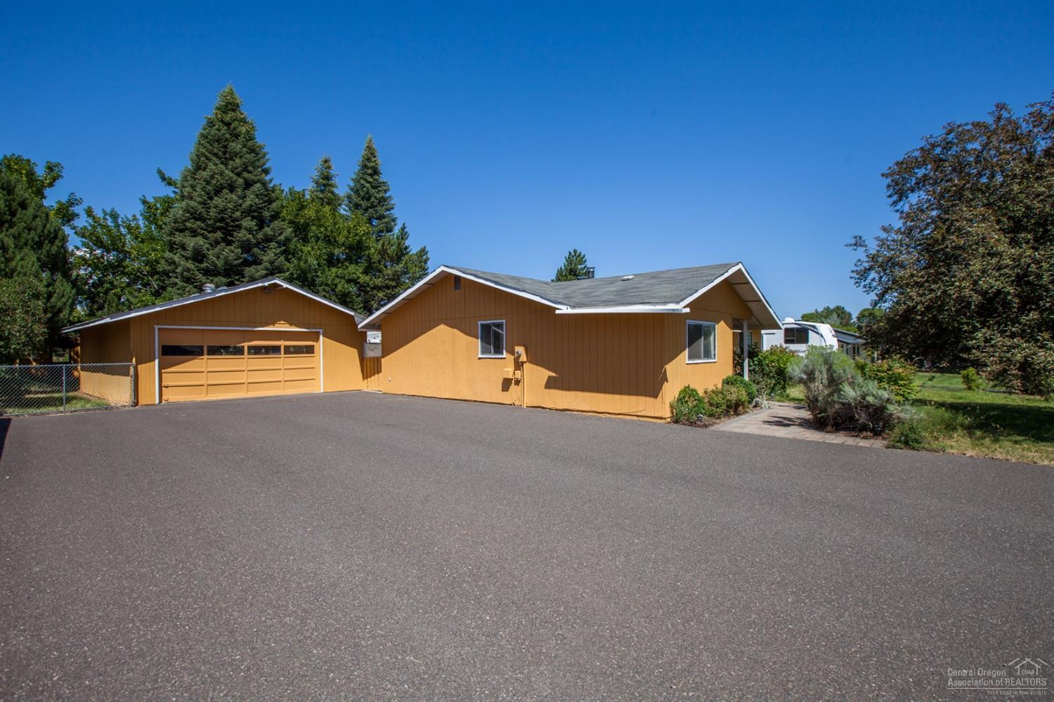 East Villa - Residential