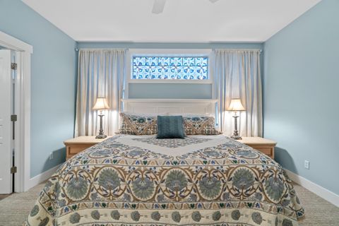 Tiny photo for 832 NE Revere Avenue, Bend, OR 97701 (MLS # 220215400)