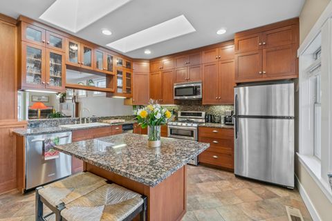 Tiny photo for 832 NE Revere Avenue, Bend, OR 97701 (MLS # 220215400)