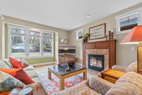 Tiny photo for 832 NE Revere Avenue, Bend, OR 97701 (MLS # 220215400)