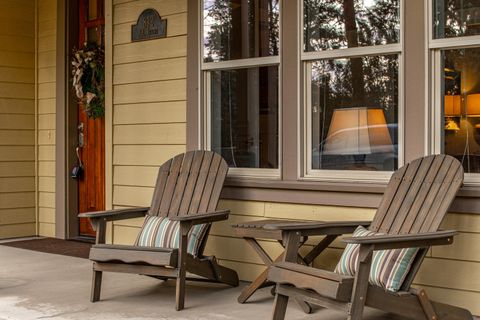 Tiny photo for 832 NE Revere Avenue, Bend, OR 97701 (MLS # 220215400)