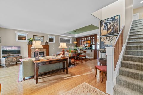 Tiny photo for 832 NE Revere Avenue, Bend, OR 97701 (MLS # 220215400)