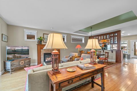 Tiny photo for 832 NE Revere Avenue, Bend, OR 97701 (MLS # 220215400)