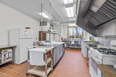 Tiny photo for 832 NE Revere Avenue, Bend, OR 97701 (MLS # 220215400)