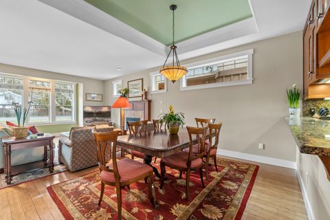 Tiny photo for 832 NE Revere Avenue, Bend, OR 97701 (MLS # 220215400)