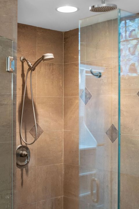 Tiny photo for 832 NE Revere Avenue, Bend, OR 97701 (MLS # 220215400)