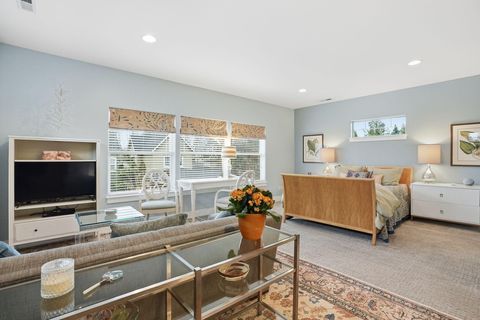 Tiny photo for 832 NE Revere Avenue, Bend, OR 97701 (MLS # 220215400)