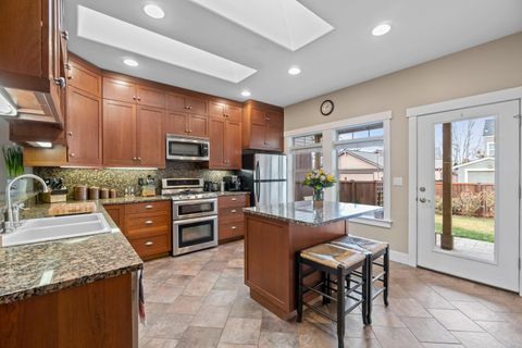 Tiny photo for 832 NE Revere Avenue, Bend, OR 97701 (MLS # 220215400)