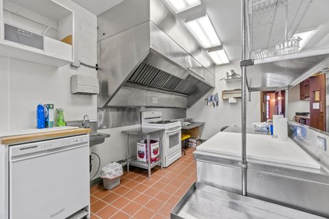 Tiny photo for 832 NE Revere Avenue, Bend, OR 97701 (MLS # 220215400)