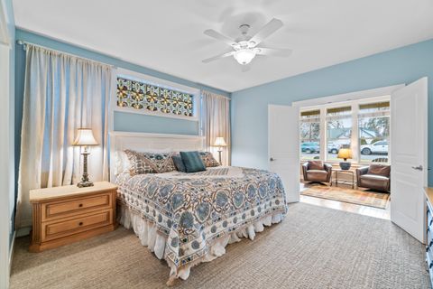 Tiny photo for 832 NE Revere Avenue, Bend, OR 97701 (MLS # 220215400)