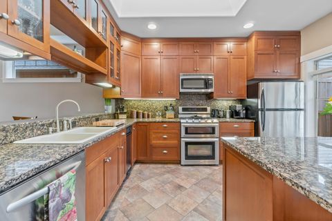 Tiny photo for 832 NE Revere Avenue, Bend, OR 97701 (MLS # 220215400)