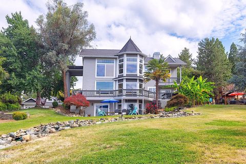 Tiny photo for 921 NE Beacon Drive, Grants Pass, OR 97526 (MLS # 220224499)