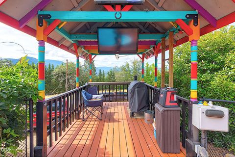 Tiny photo for 921 NE Beacon Drive, Grants Pass, OR 97526 (MLS # 220224499)