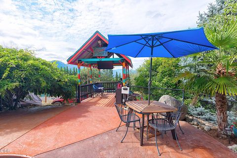 Tiny photo for 921 NE Beacon Drive, Grants Pass, OR 97526 (MLS # 220224499)