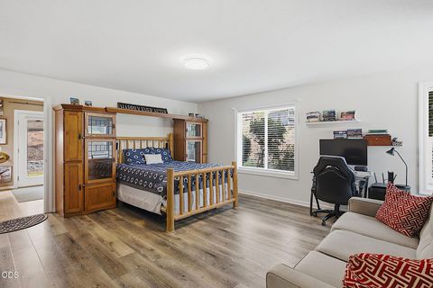Tiny photo for 921 NE Beacon Drive, Grants Pass, OR 97526 (MLS # 220224499)
