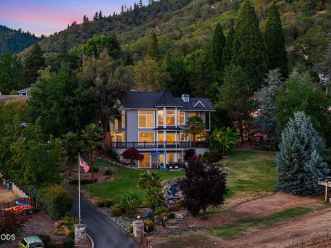 Tiny photo for 921 NE Beacon Drive, Grants Pass, OR 97526 (MLS # 220224499)