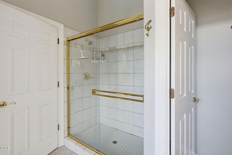 Tiny photo for 921 NE Beacon Drive, Grants Pass, OR 97526 (MLS # 220224499)