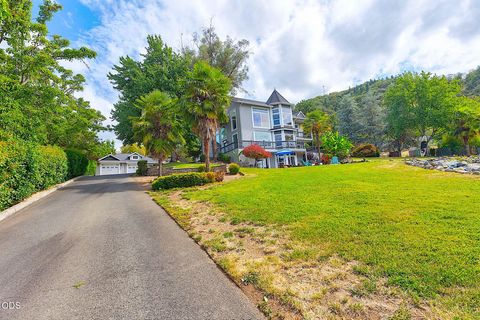 Tiny photo for 921 NE Beacon Drive, Grants Pass, OR 97526 (MLS # 220224499)
