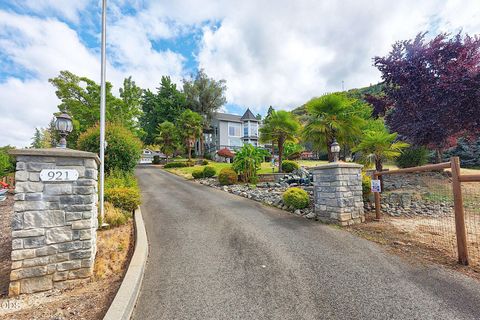 Tiny photo for 921 NE Beacon Drive, Grants Pass, OR 97526 (MLS # 220224499)