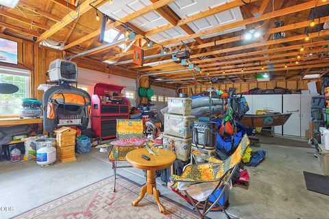 Tiny photo for 921 NE Beacon Drive, Grants Pass, OR 97526 (MLS # 220224499)