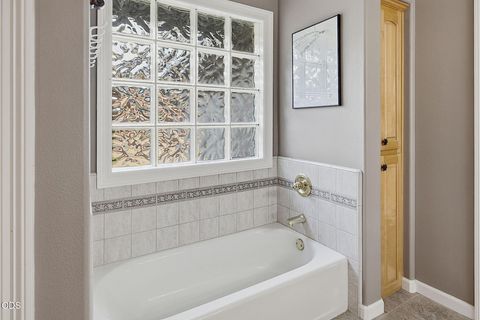 Tiny photo for 921 NE Beacon Drive, Grants Pass, OR 97526 (MLS # 220224499)