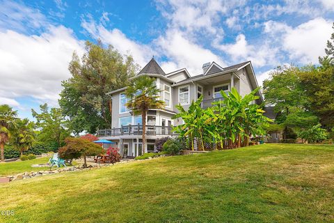 Tiny photo for 921 NE Beacon Drive, Grants Pass, OR 97526 (MLS # 220224499)