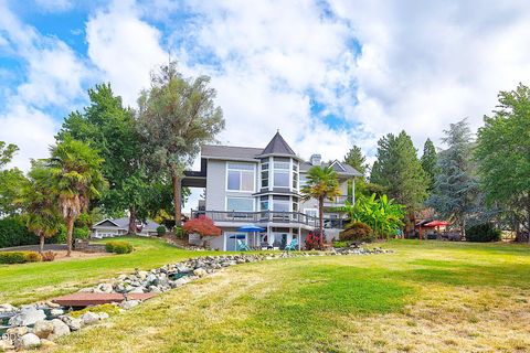 Tiny photo for 921 NE Beacon Drive, Grants Pass, OR 97526 (MLS # 220224499)