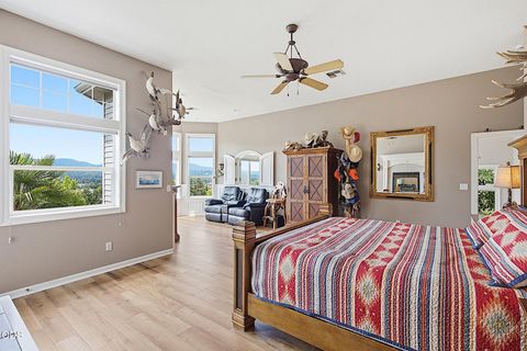 Tiny photo for 921 NE Beacon Drive, Grants Pass, OR 97526 (MLS # 220224499)
