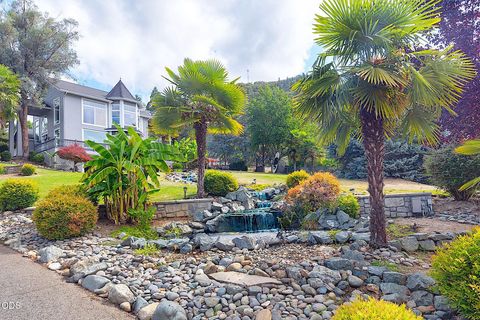 Tiny photo for 921 NE Beacon Drive, Grants Pass, OR 97526 (MLS # 220224499)