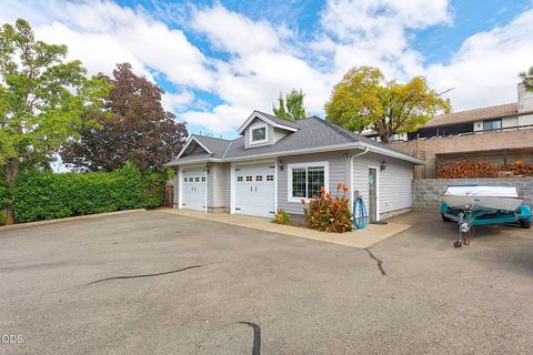 Tiny photo for 921 NE Beacon Drive, Grants Pass, OR 97526 (MLS # 220224499)