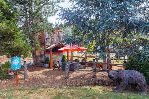 Tiny photo for 921 NE Beacon Drive, Grants Pass, OR 97526 (MLS # 220224499)