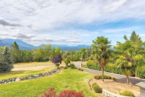 Tiny photo for 921 NE Beacon Drive, Grants Pass, OR 97526 (MLS # 220224499)