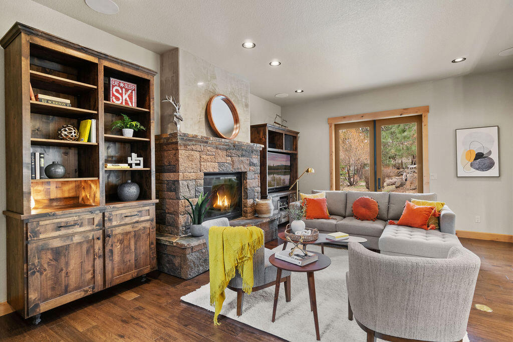 PointsWest - Residential