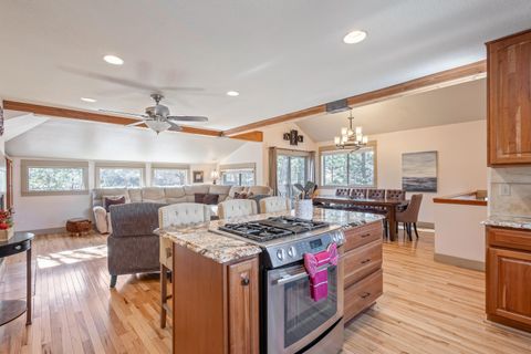 Tiny photo for 17822 Big Leaf Lane, Sunriver, OR 97707 (MLS # 220212157)