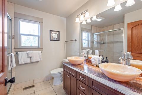 Tiny photo for 17822 Big Leaf Lane, Sunriver, OR 97707 (MLS # 220212157)