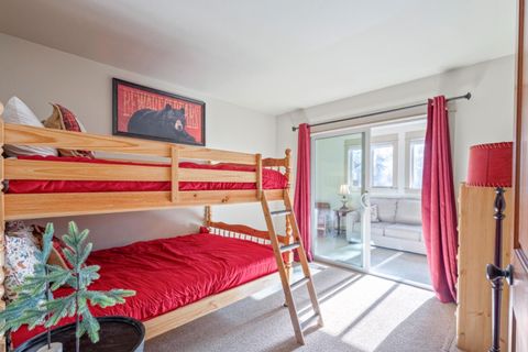 Tiny photo for 17822 Big Leaf Lane, Sunriver, OR 97707 (MLS # 220212157)