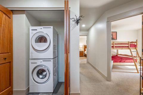 Tiny photo for 17822 Big Leaf Lane, Sunriver, OR 97707 (MLS # 220212157)