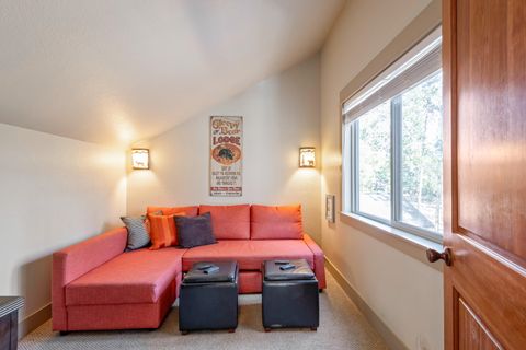 Tiny photo for 17822 Big Leaf Lane, Sunriver, OR 97707 (MLS # 220212157)