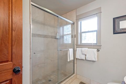 Tiny photo for 17822 Big Leaf Lane, Sunriver, OR 97707 (MLS # 220212157)