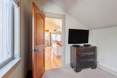 Tiny photo for 17822 Big Leaf Lane, Sunriver, OR 97707 (MLS # 220212157)