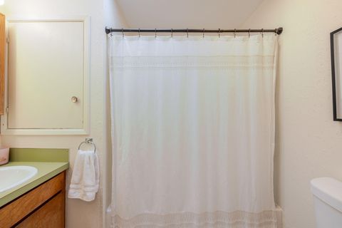 Tiny photo for 1766 SW Quail Drive, Madras, OR 97741 (MLS # 220219638)