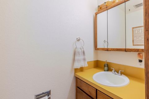 Tiny photo for 1766 SW Quail Drive, Madras, OR 97741 (MLS # 220219638)