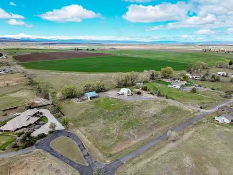 Tiny photo for 1766 SW Quail Drive, Madras, OR 97741 (MLS # 220219638)